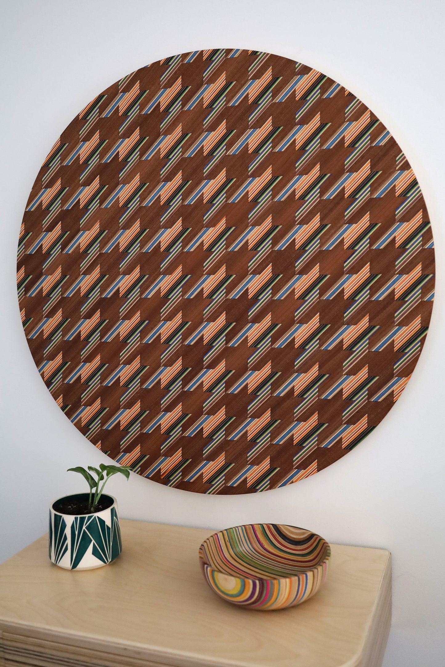 'HOUNDSTOOTH' CIRCULAR WALL ART