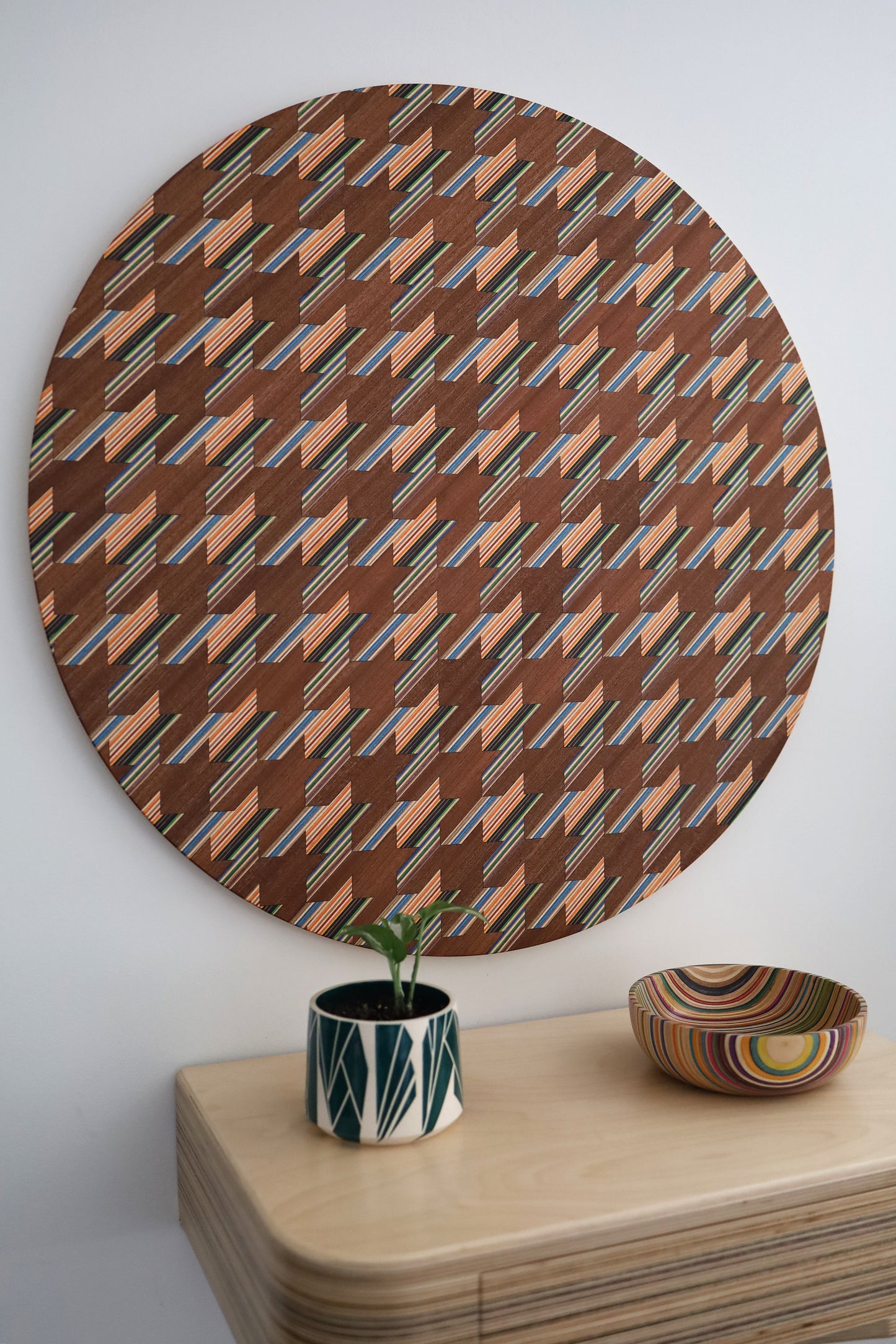 'HOUNDSTOOTH' CIRCULAR WALL ART