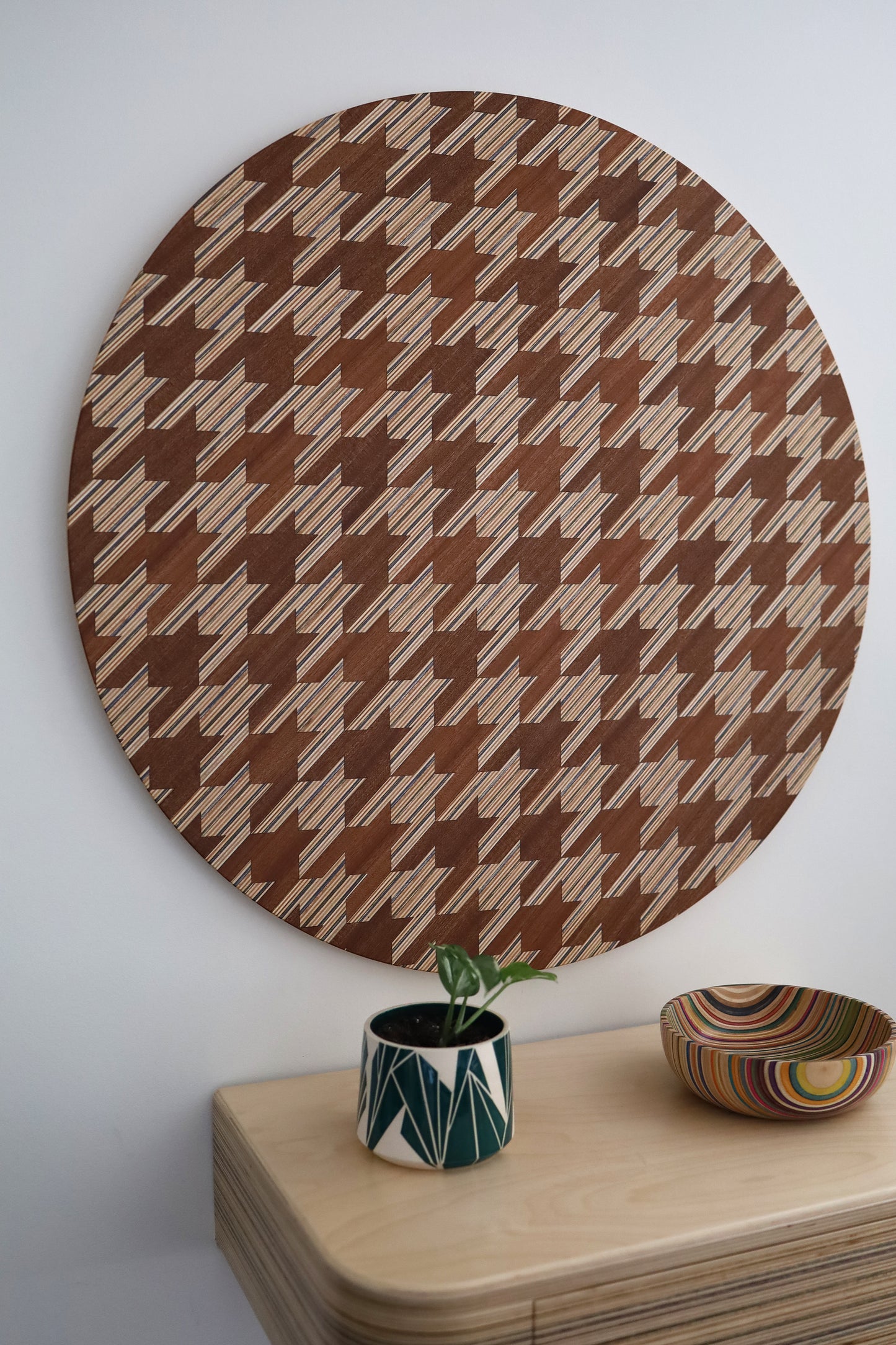 'HOUNDSTOOTH' CIRCULAR WALL ART