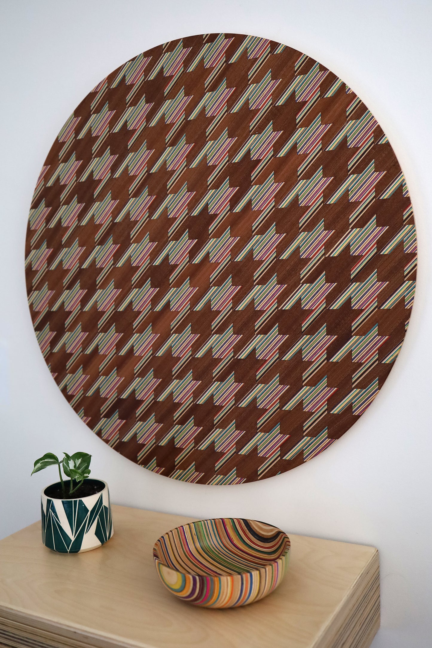 'HOUNDSTOOTH' CIRCULAR WALL ART