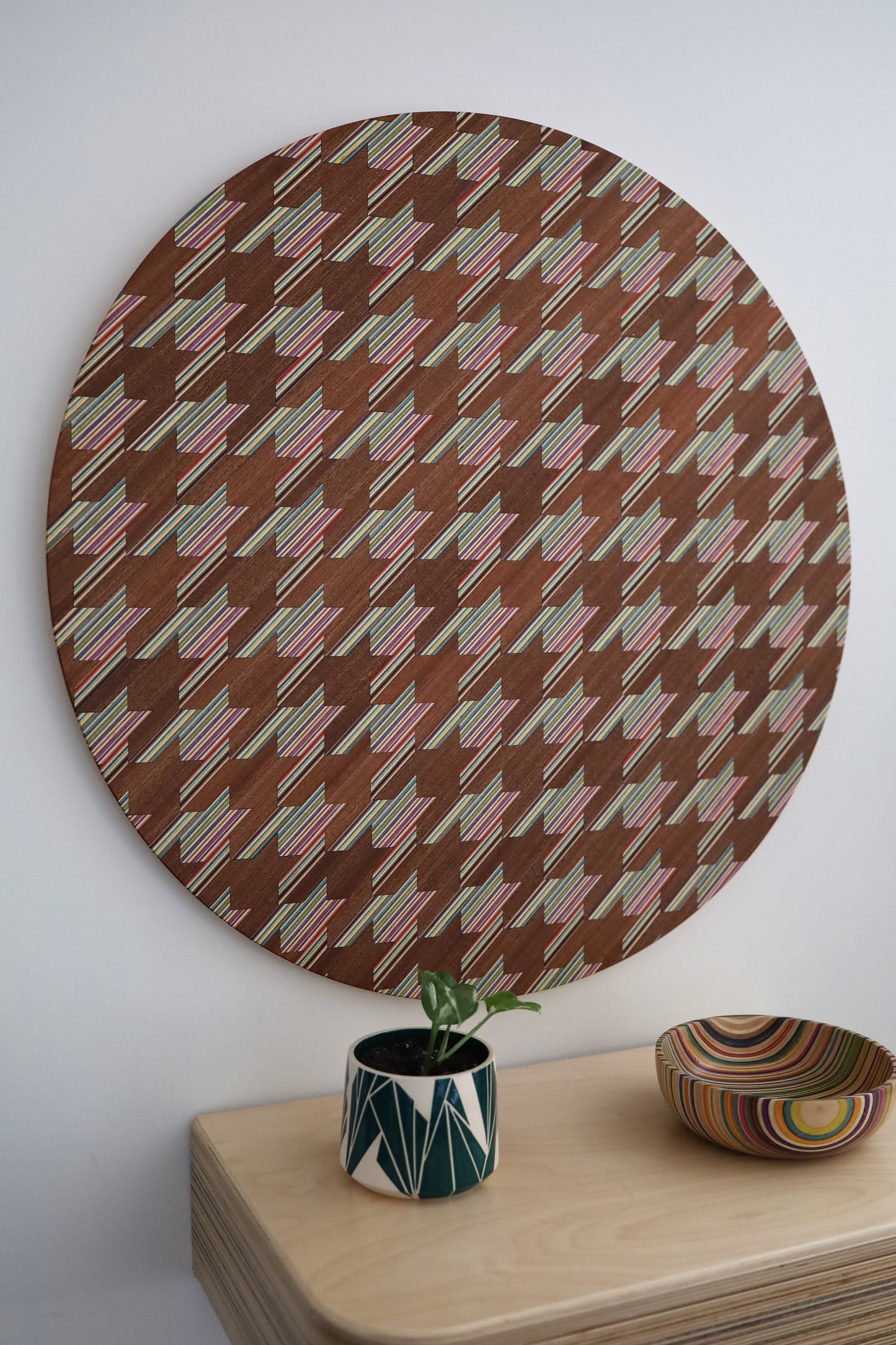 'HOUNDSTOOTH' CIRCULAR WALL ART