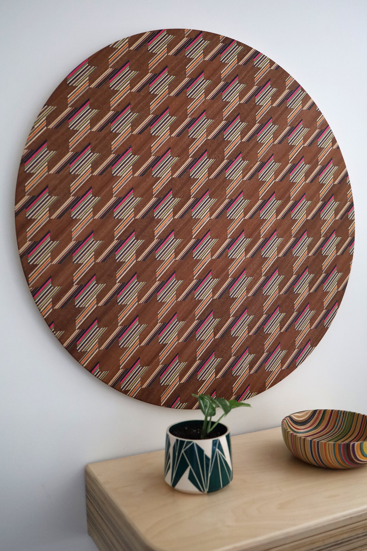 'HOUNDSTOOTH' CIRCULAR WALL ART