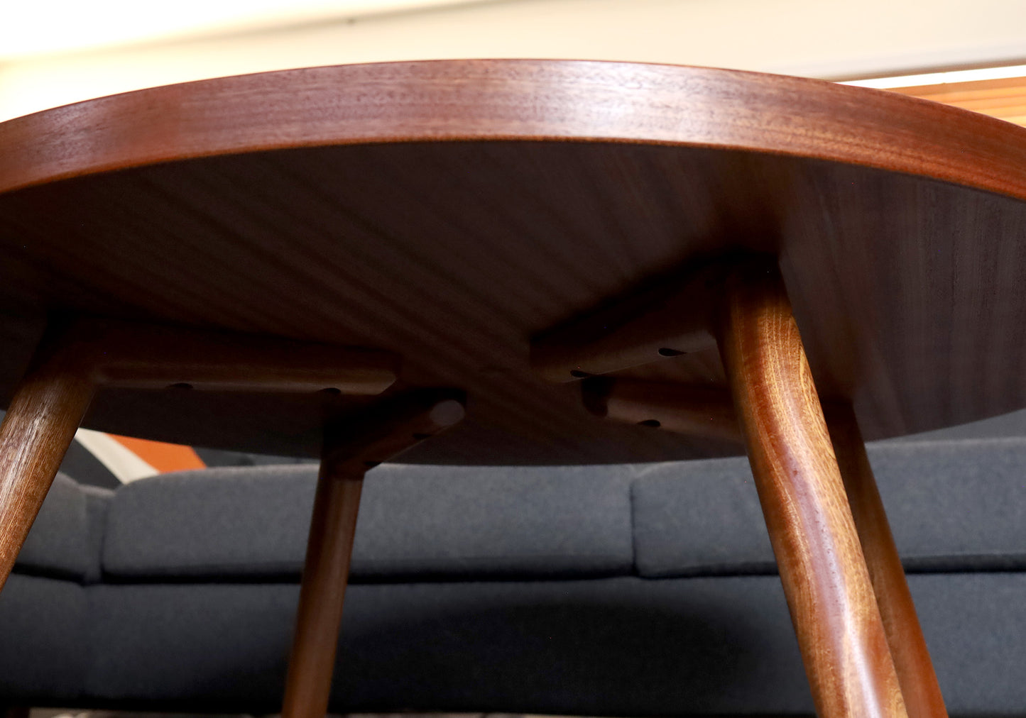 ‘XY’ ROUND COFFEE TABLE