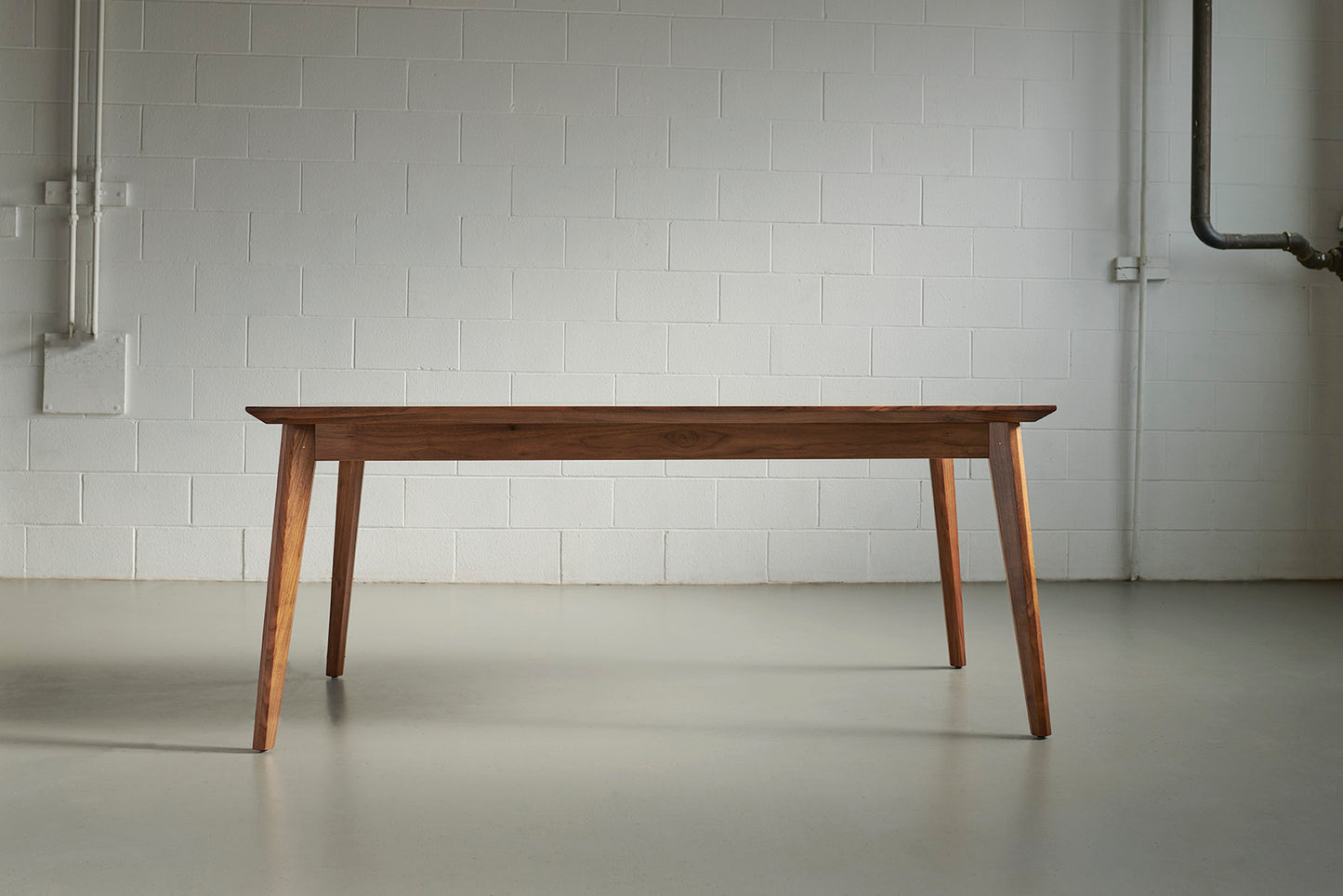 'XY' DINING TABLE