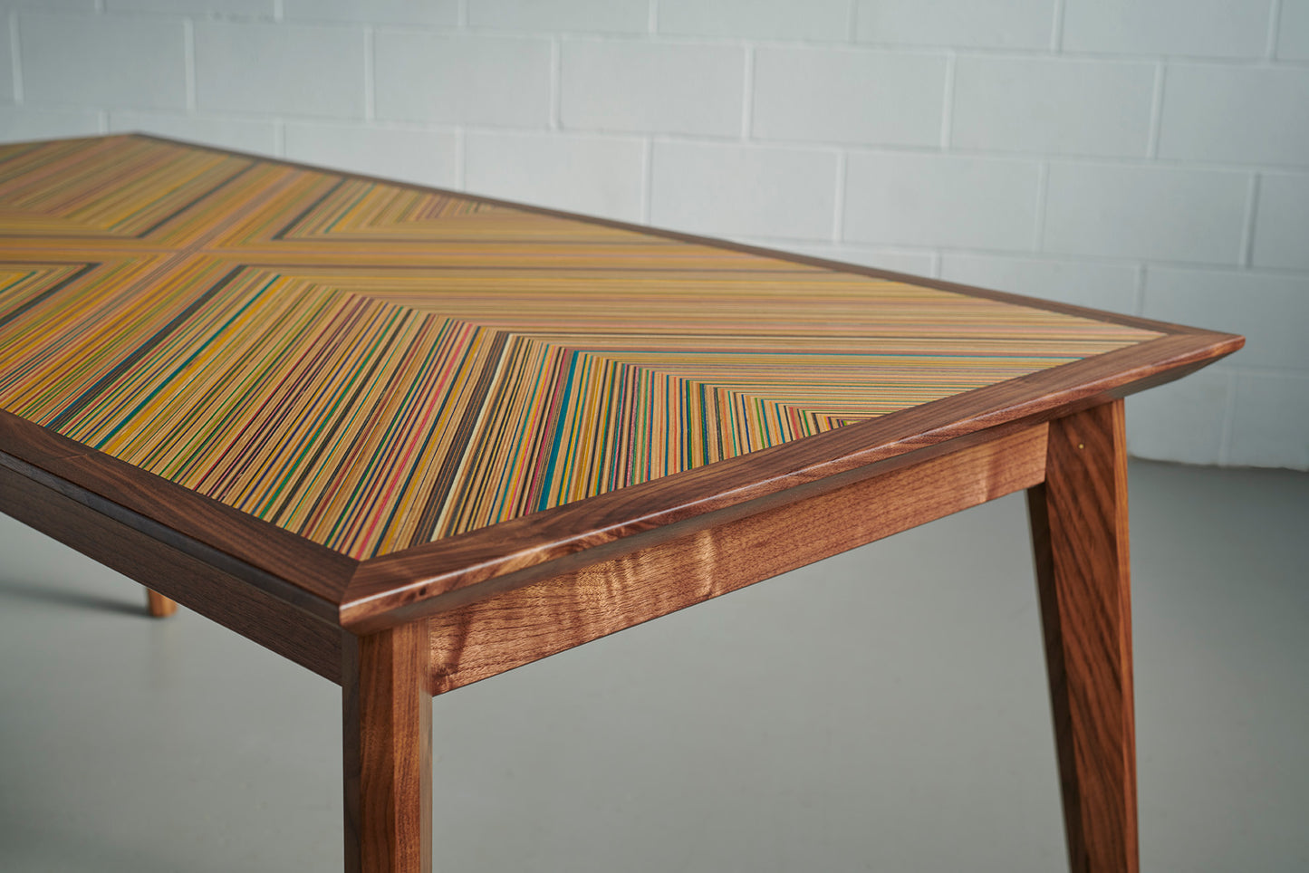 'XY' DINING TABLE