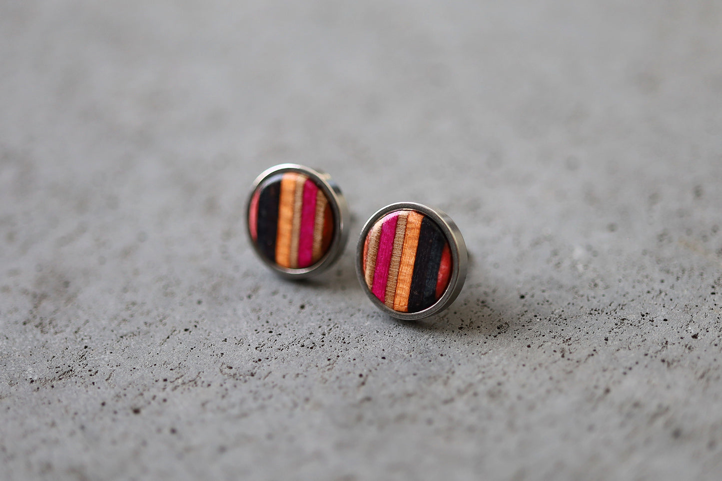 LARGE ROUND STUD EARRINGS
