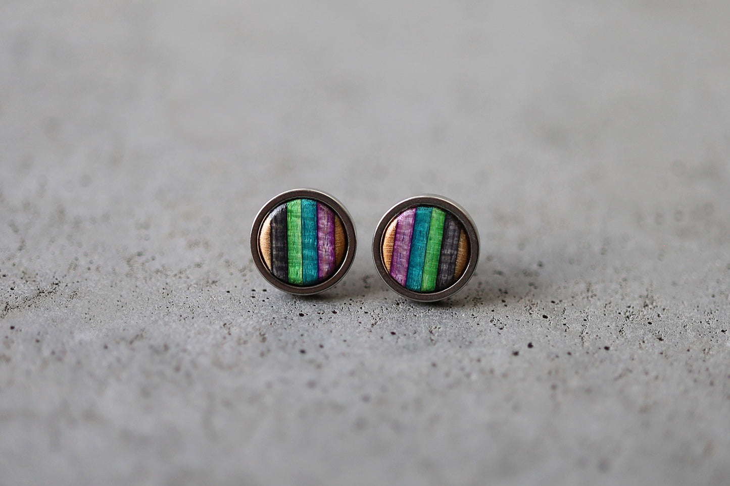 ROUND STUD EARRINGS