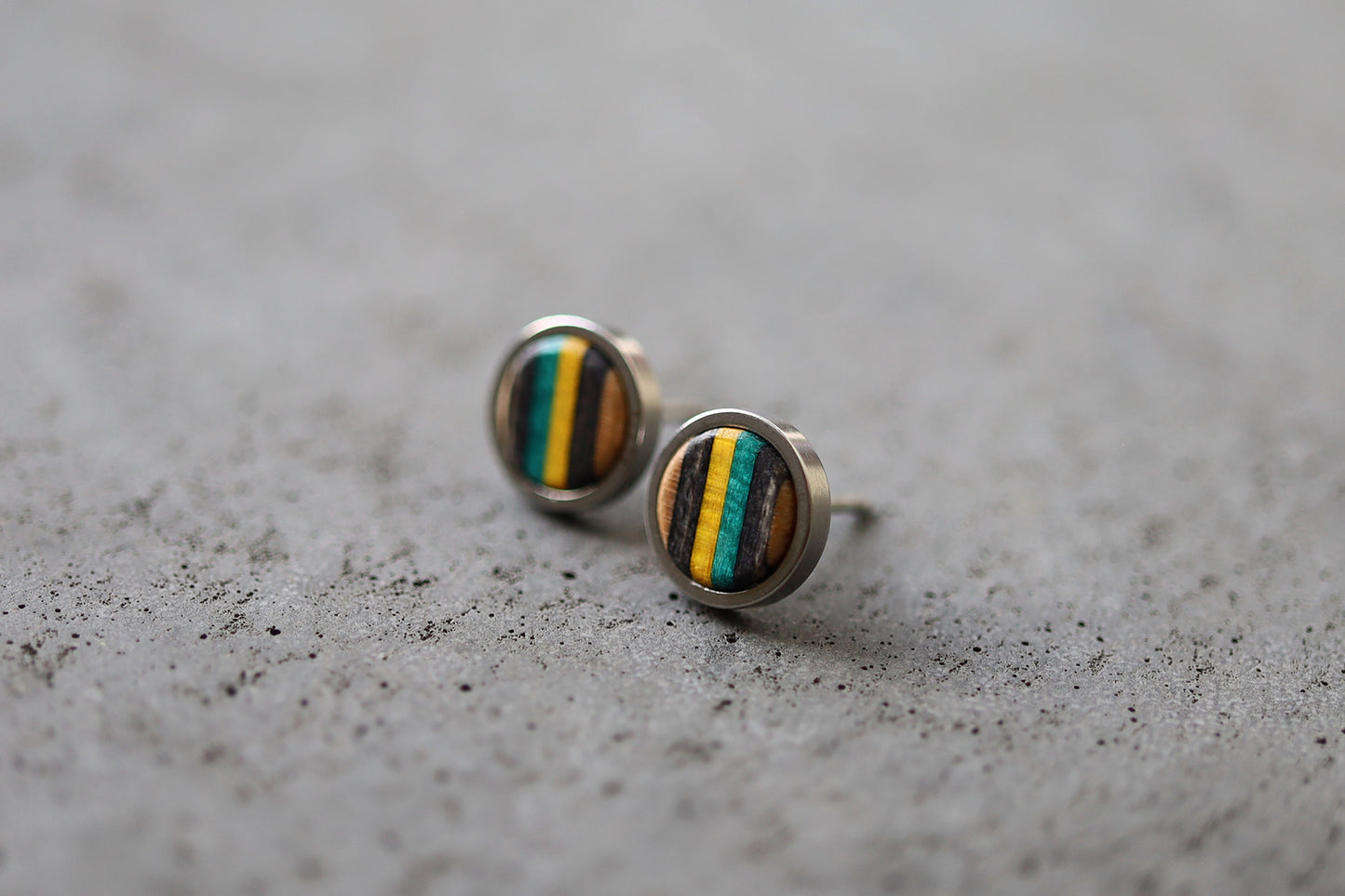 ROUND STUD EARRINGS