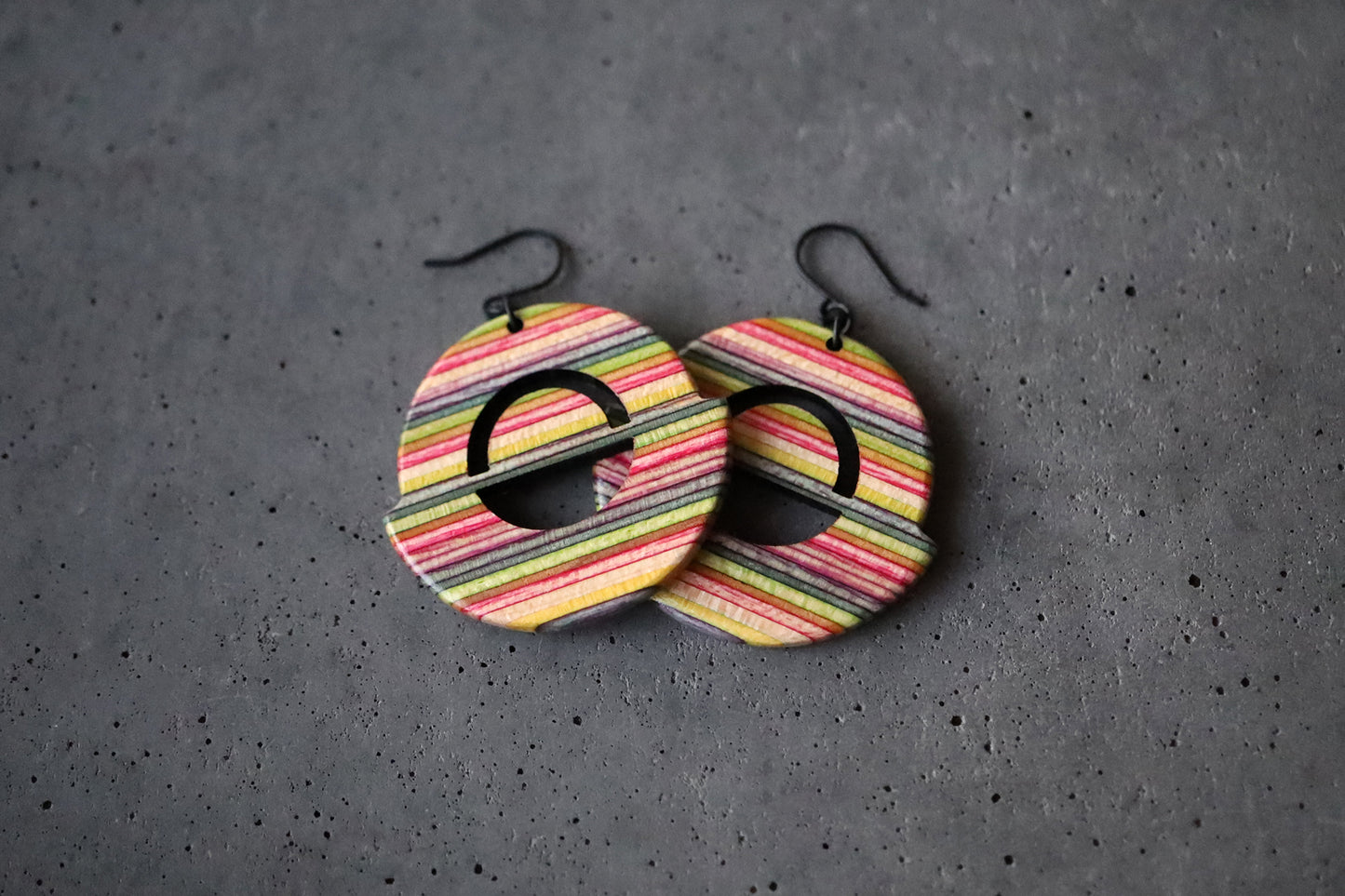 ROUNDBOIS DANGLE EARRINGS