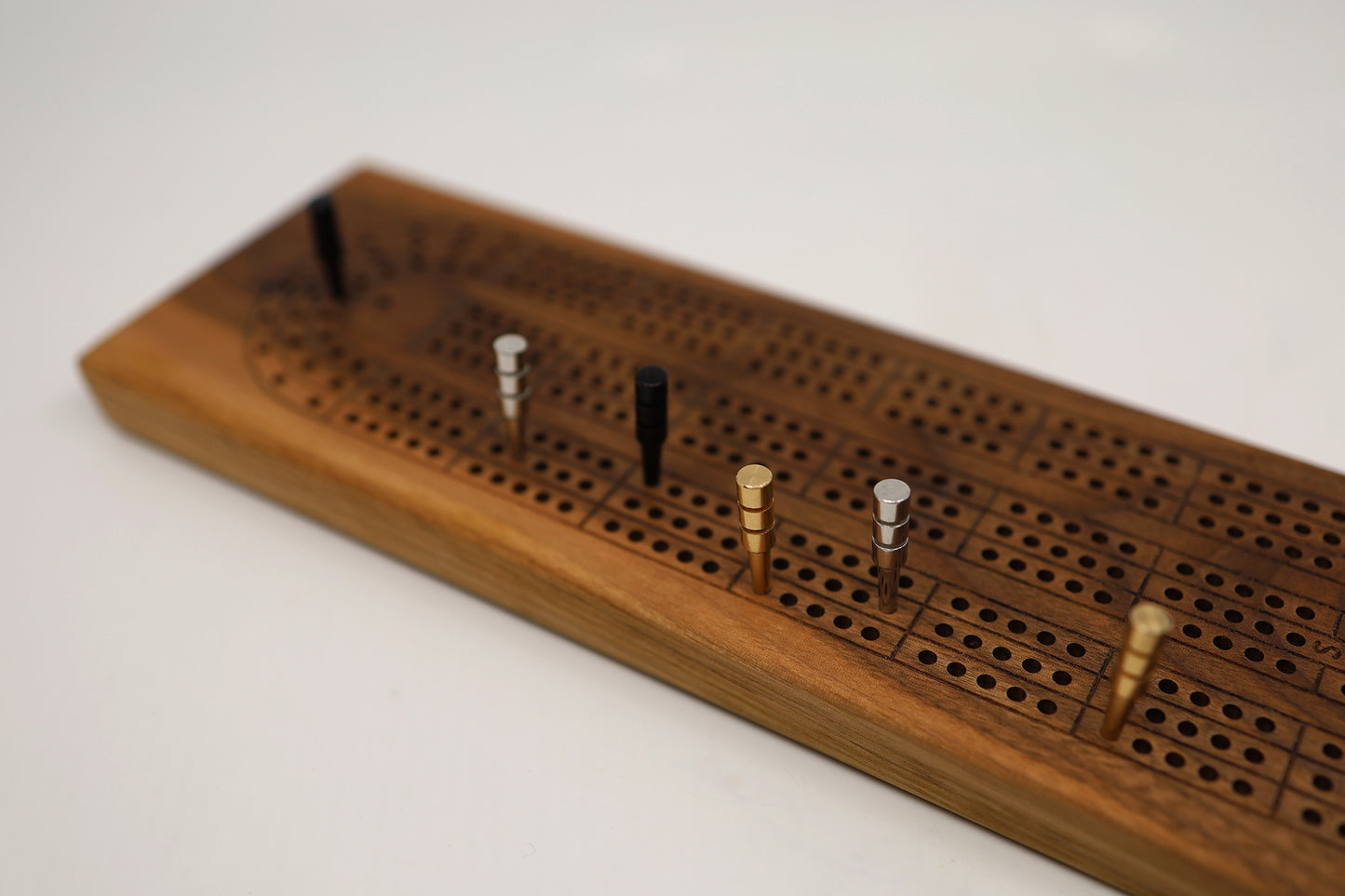 WALNUT CRIBBAGE BOARD