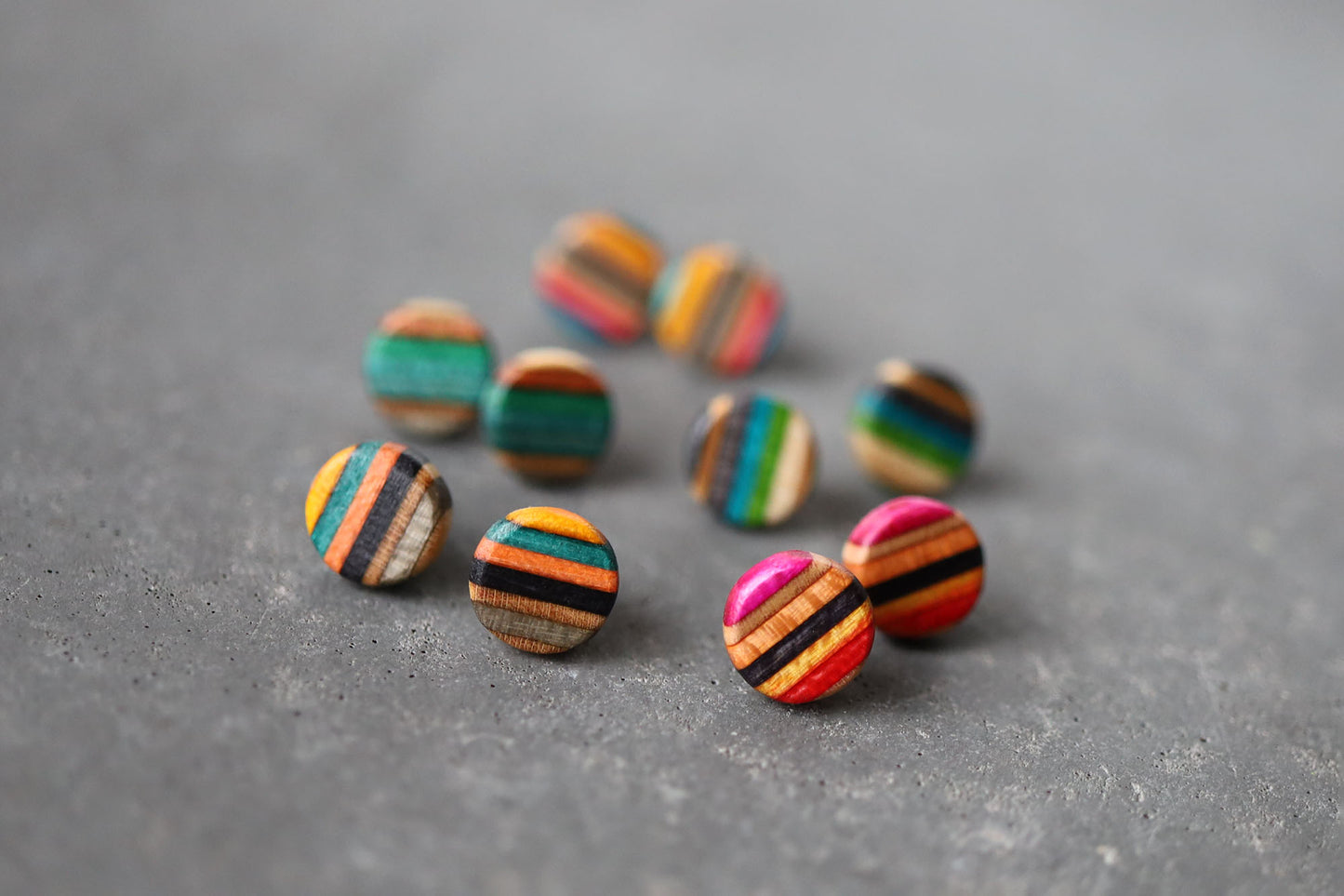 CIRCLE STUD EARRINGS