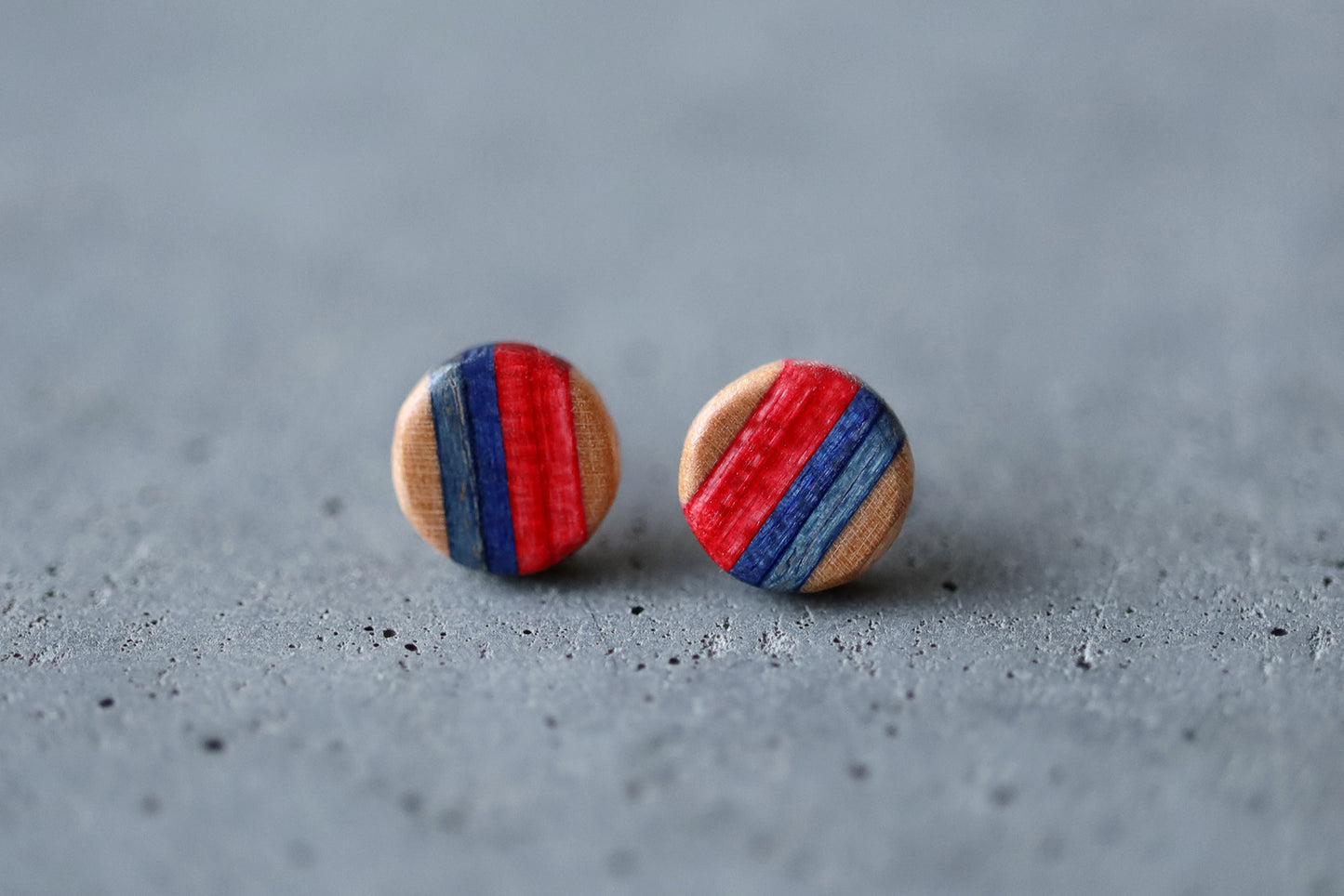 CIRCLE STUD EARRINGS