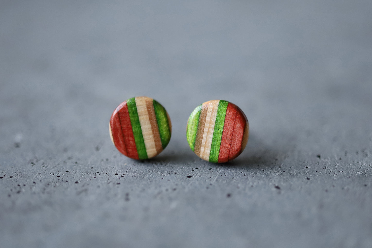 CIRCLE STUD EARRINGS