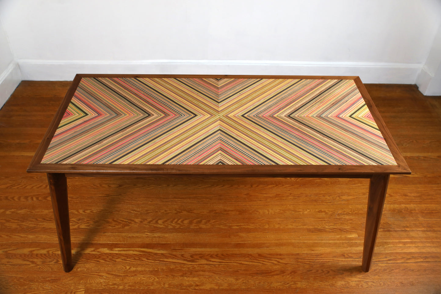 'XY' DINING TABLE
