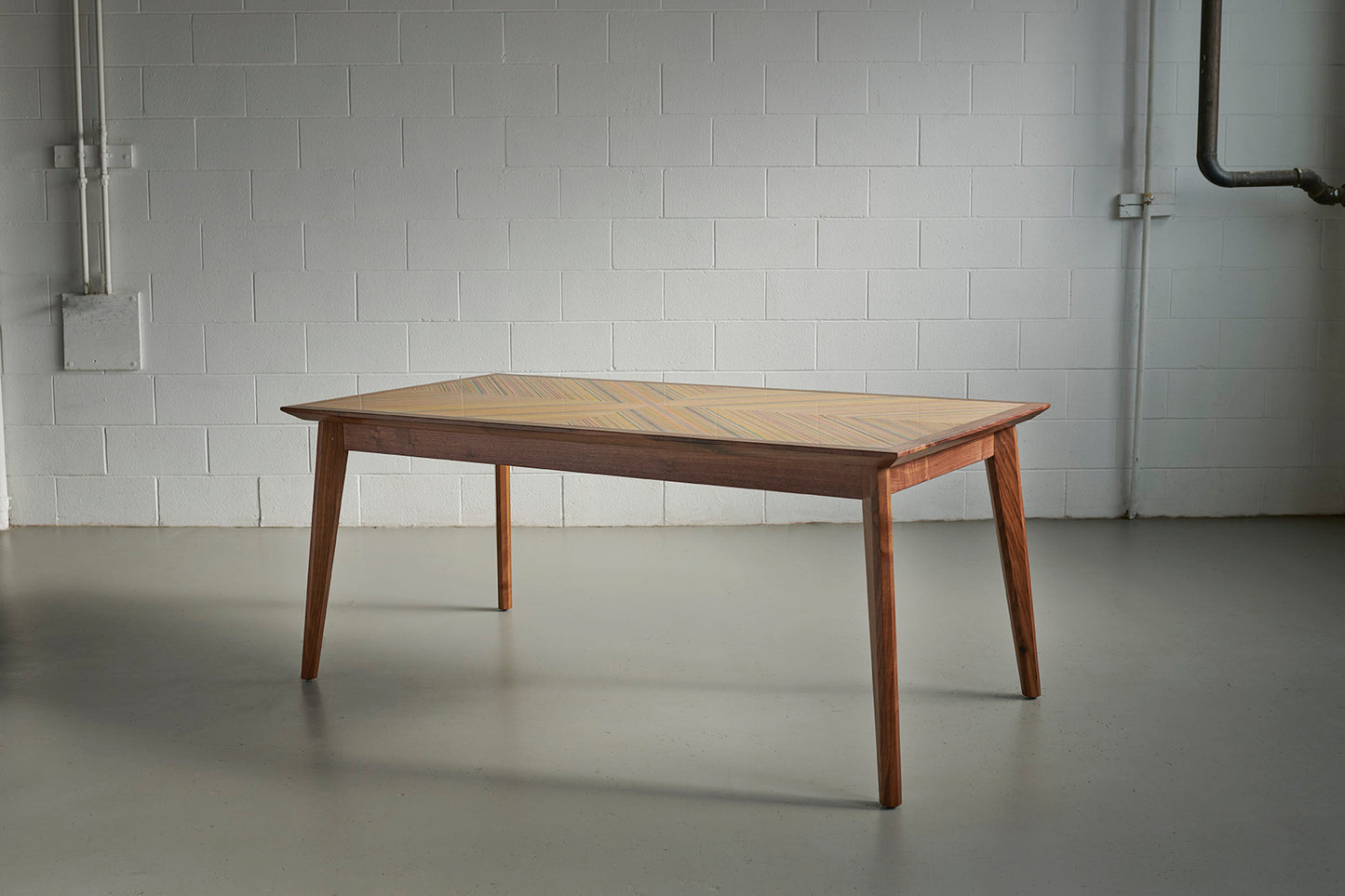 'XY' DINING TABLE