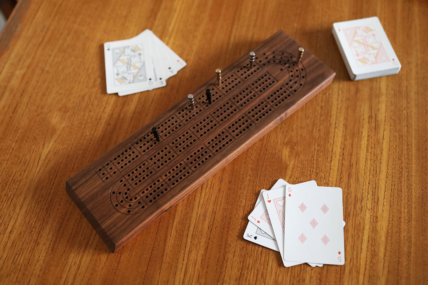 WALNUT CRIBBAGE BOARD