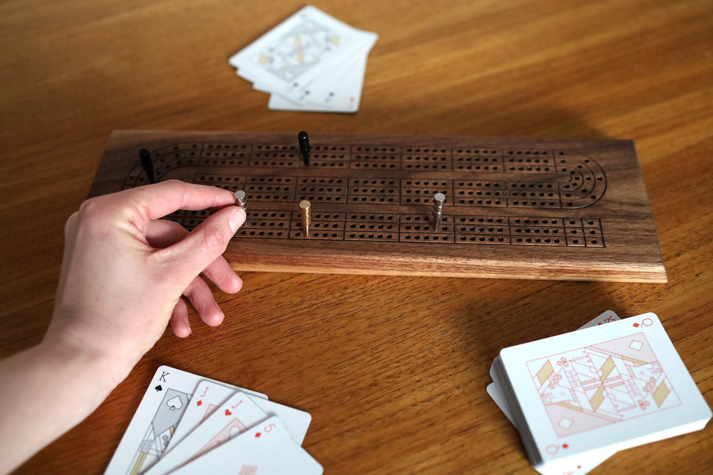 WALNUT CRIBBAGE BOARD