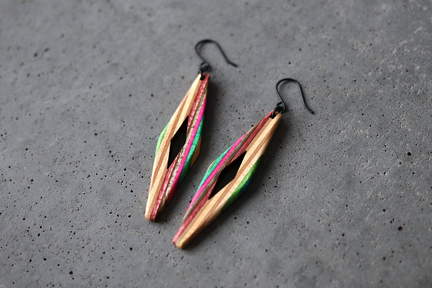 RHOMBUS DANGLE EARRINGS